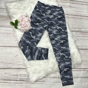 PINK ACTIVE GRAY CAMOUFLAGE LEGGINGS